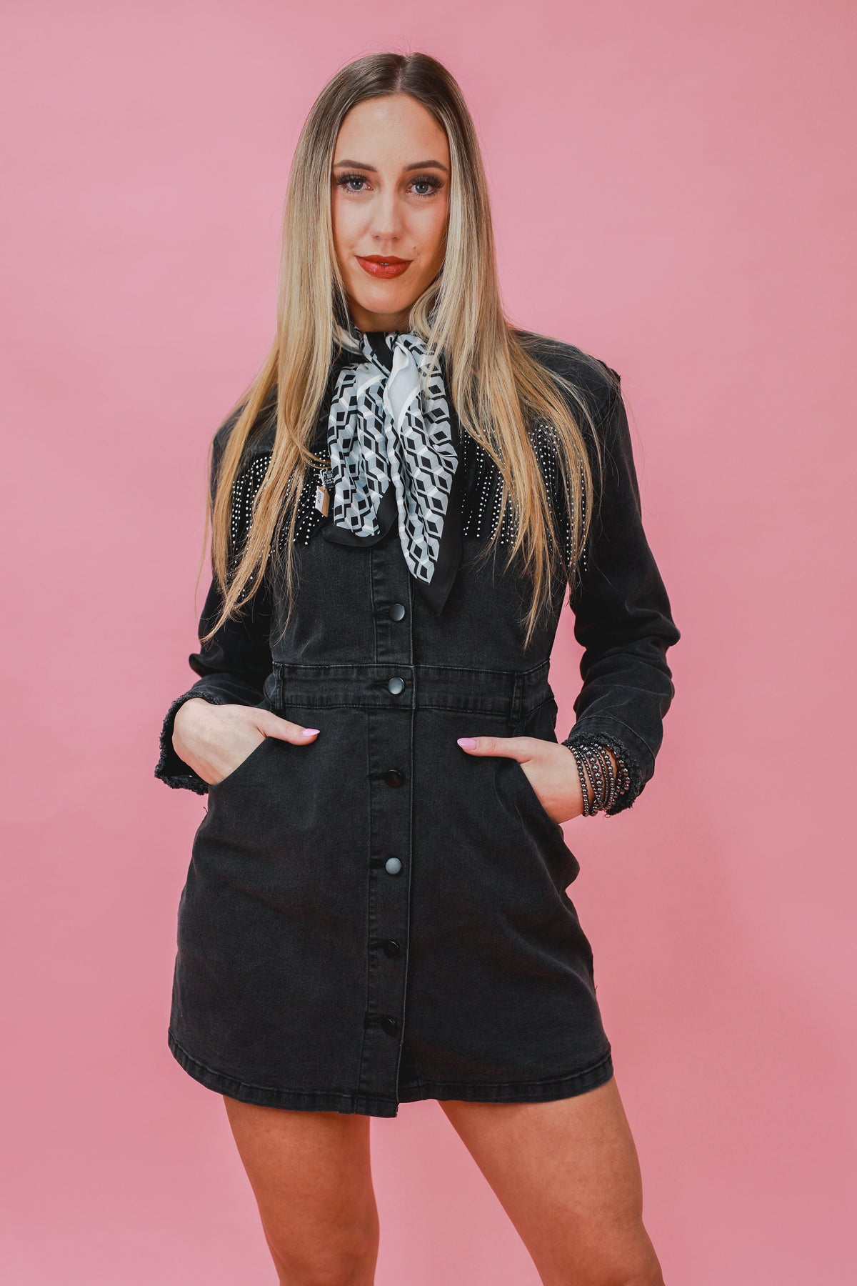 Stunning Detail Scarf In Black-Scarf-Joia-Southern House