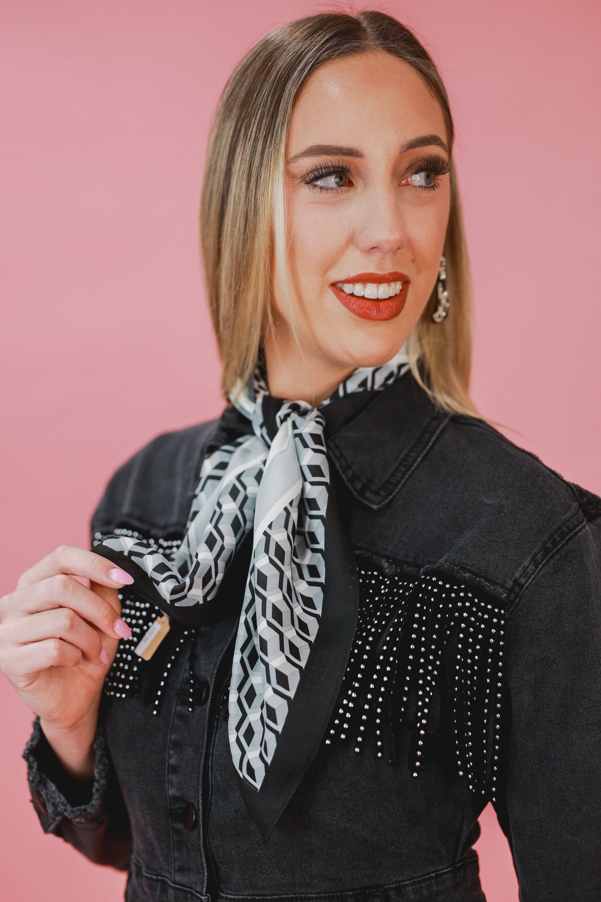 Stunning Detail Scarf In Black-Scarf-Joia-Southern House