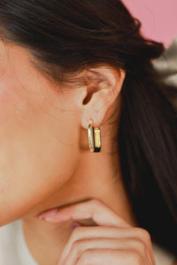 Favored Detail Square Hoops In Gold
