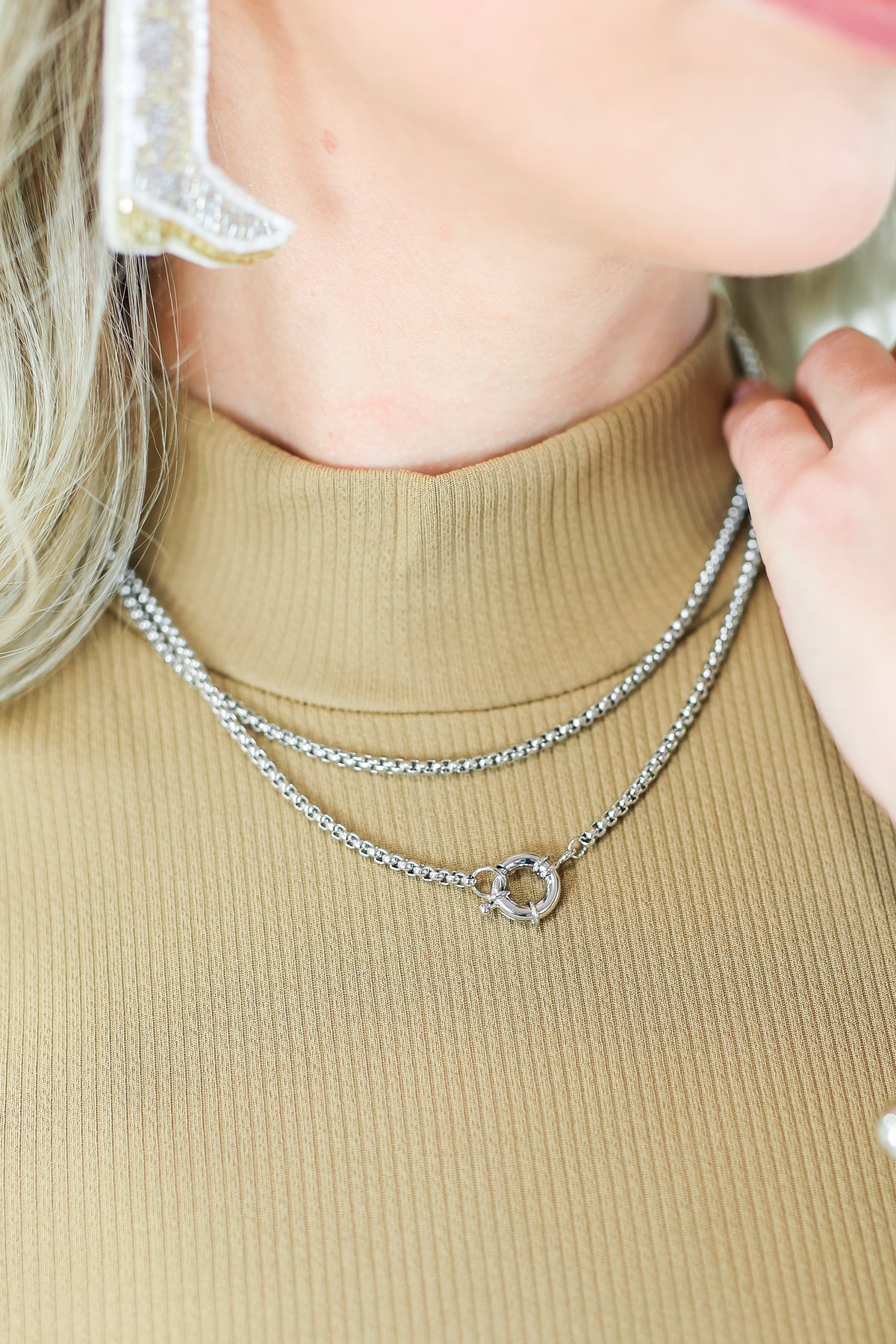 Fierce Move Link Necklace In Silver-Necklace-Joia-Southern House