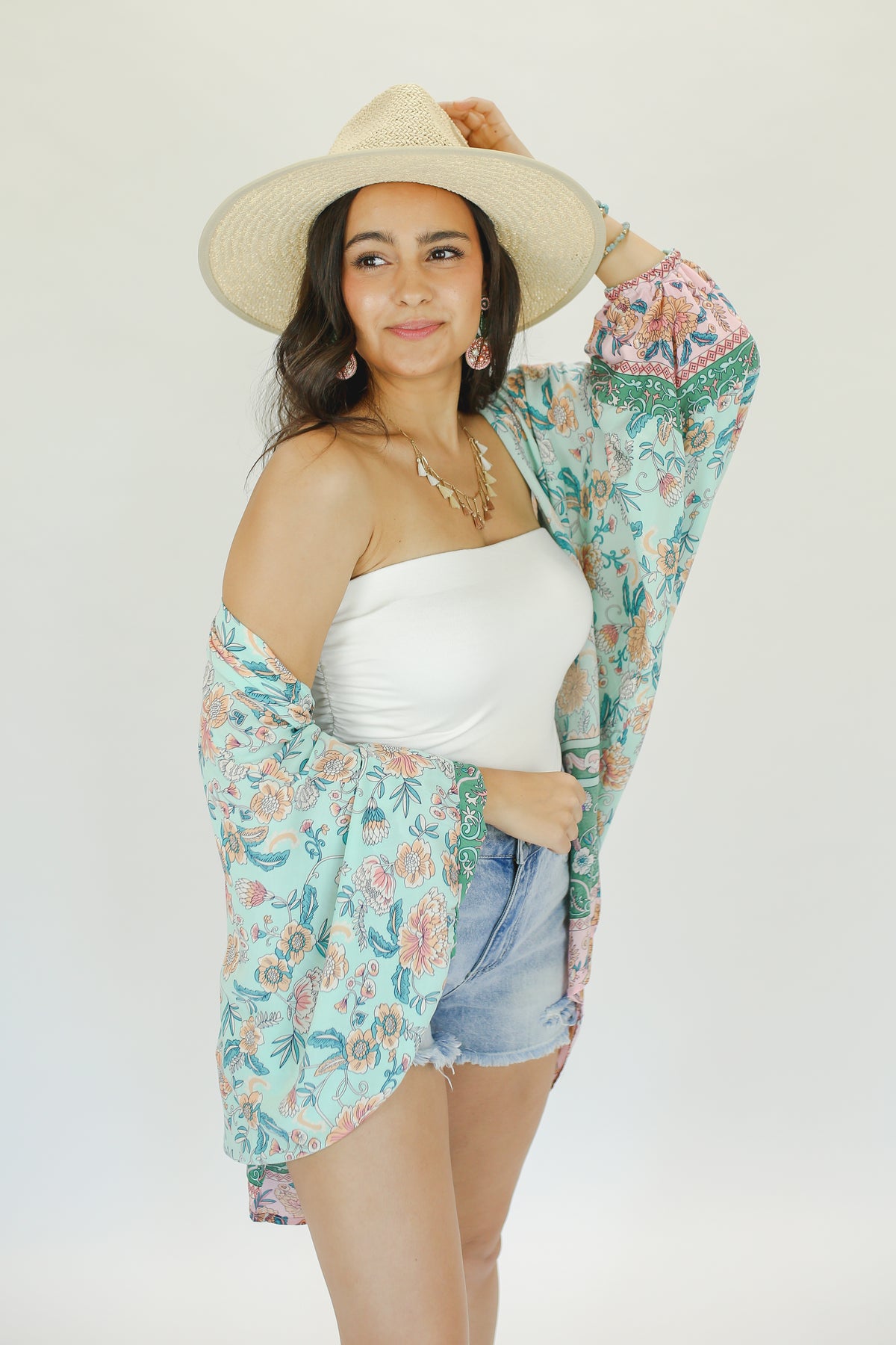 Greater Details Necklace In Beige-Necklace-Golden Stella-Southern House