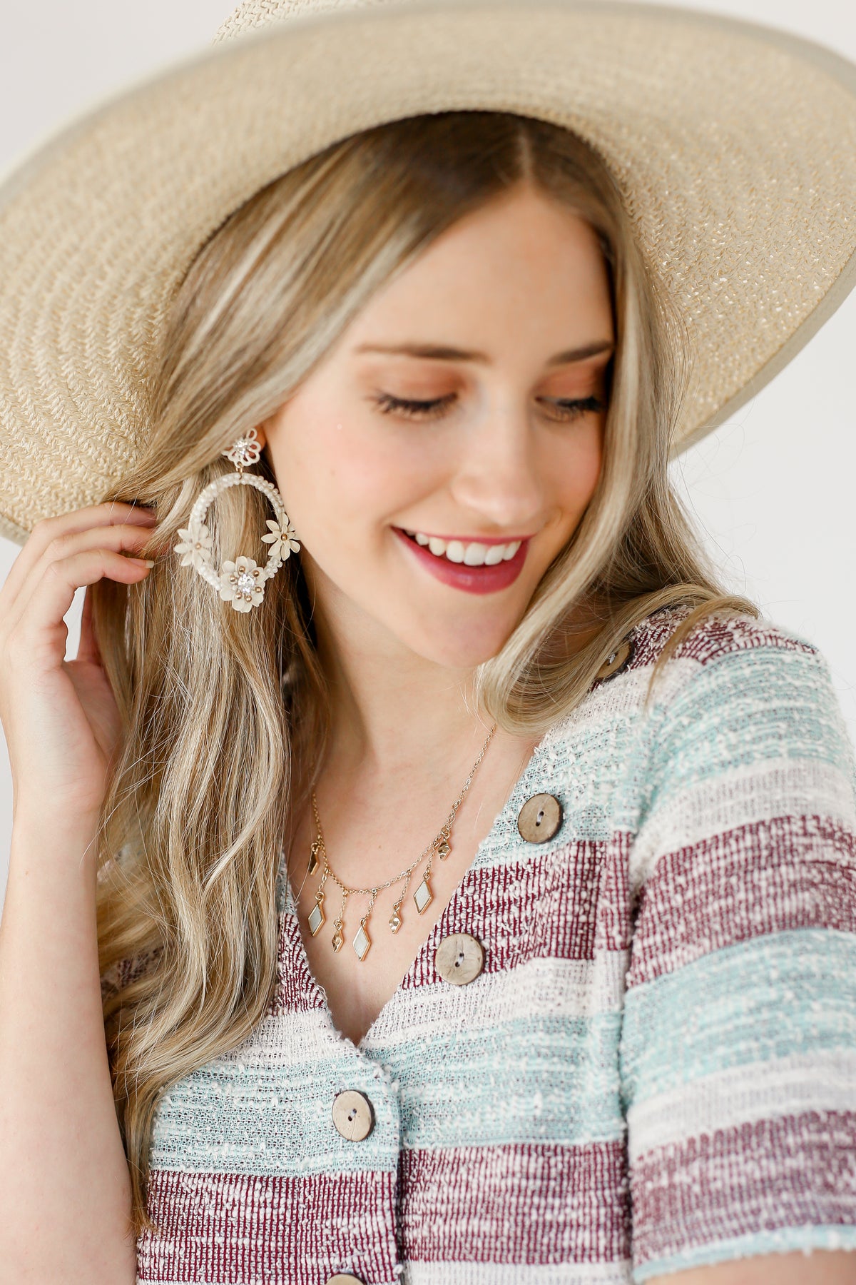 Neutral Perfection Necklace In Gold-Necklace-Andrea Bijoux-Southern House