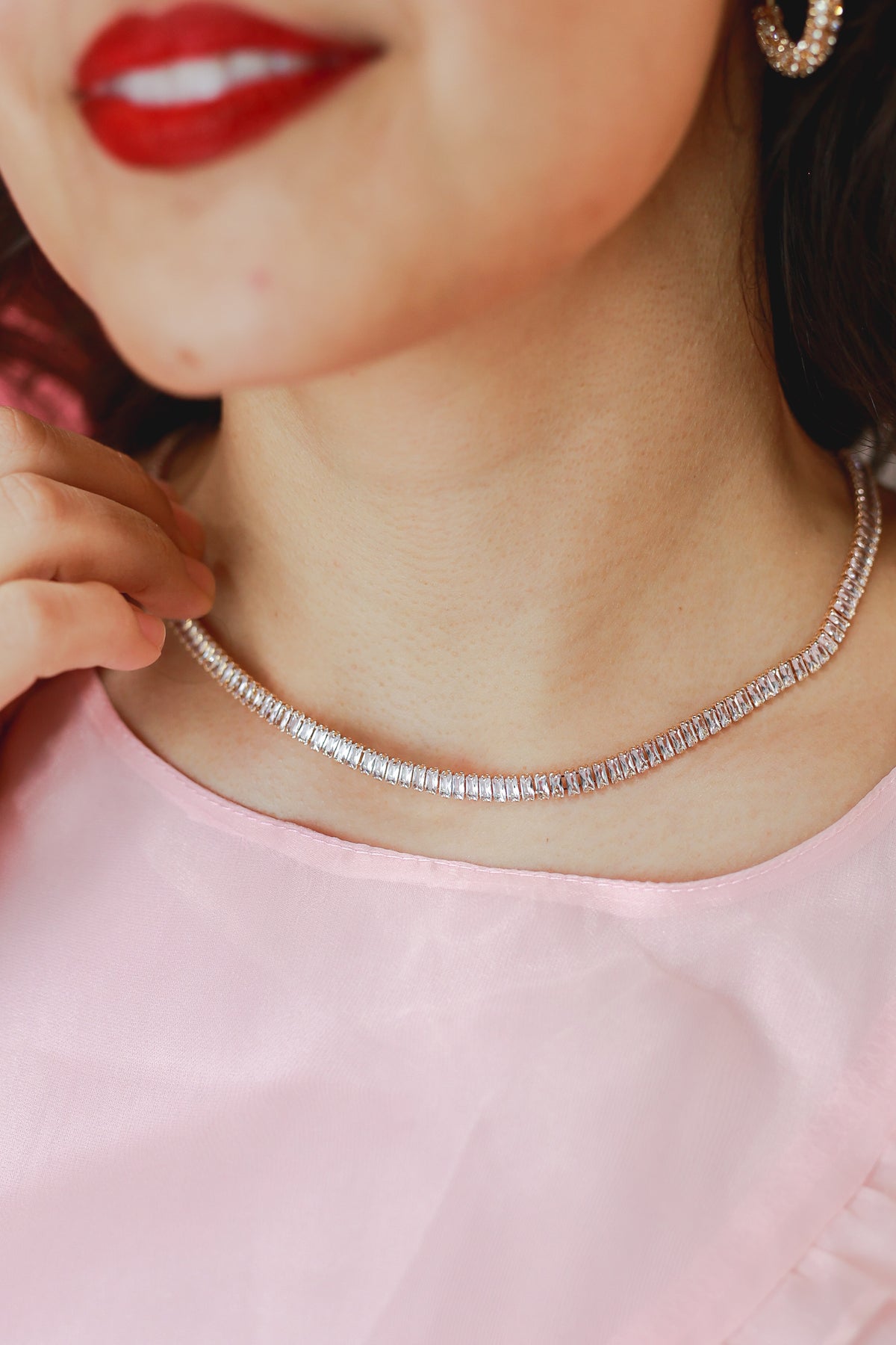 Country Club Diva Rhinestone Necklace In Gold