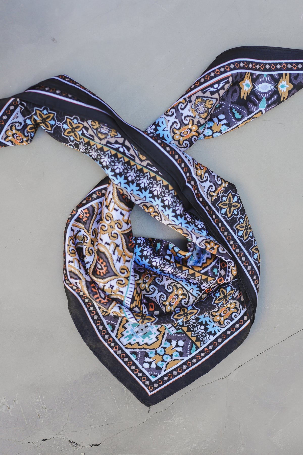 Midnight Mosaic Scarf – Black & Blue