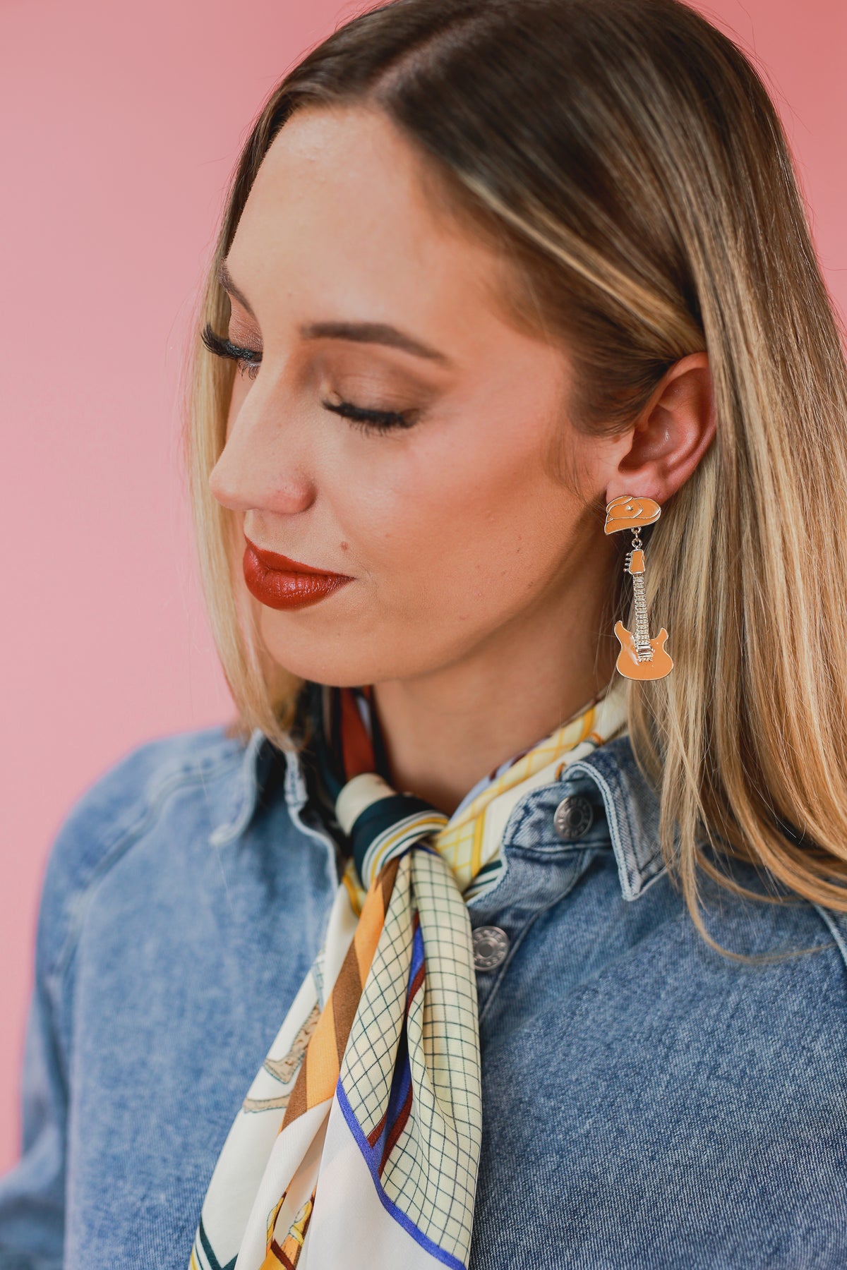 Rockin' Guitar Drop Earrings In Brown