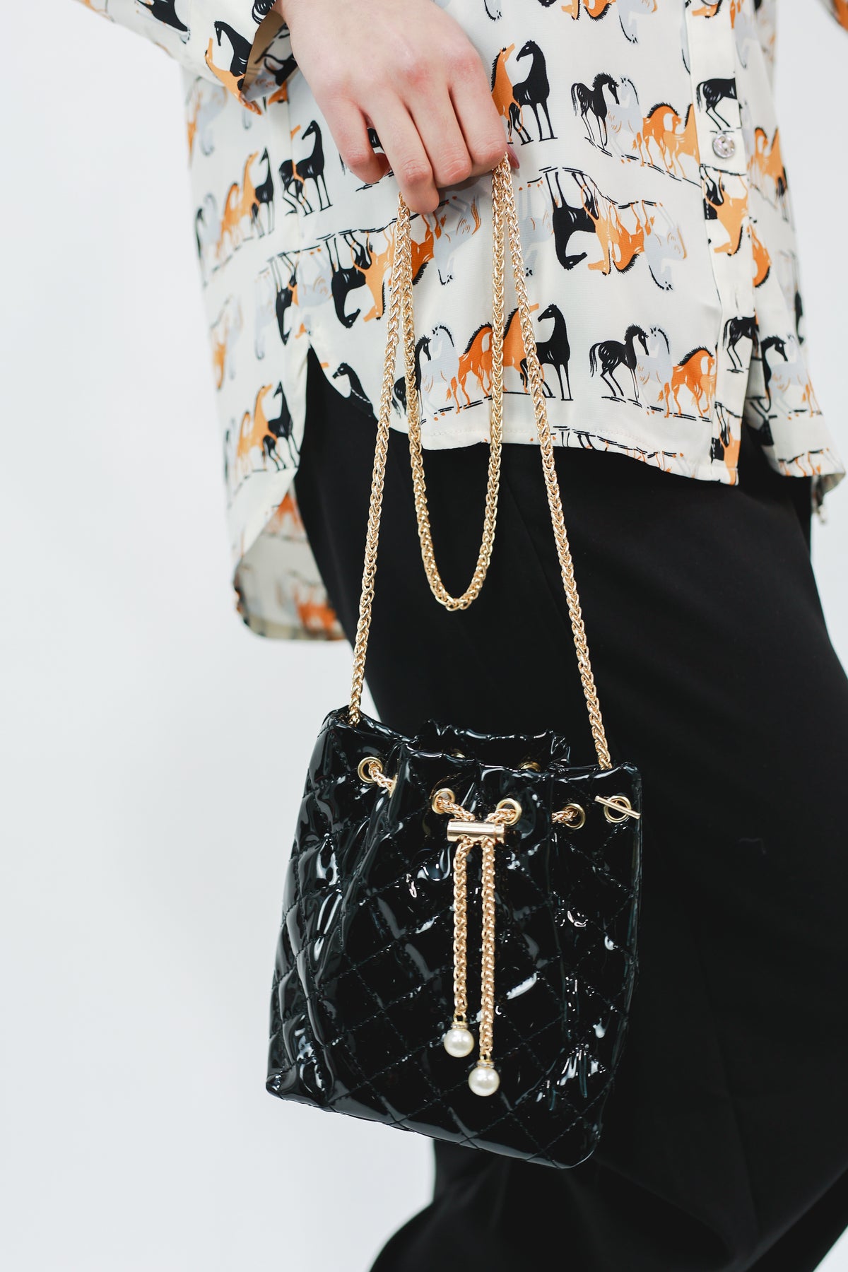 Sweet Surprise Bucket Bag In Black