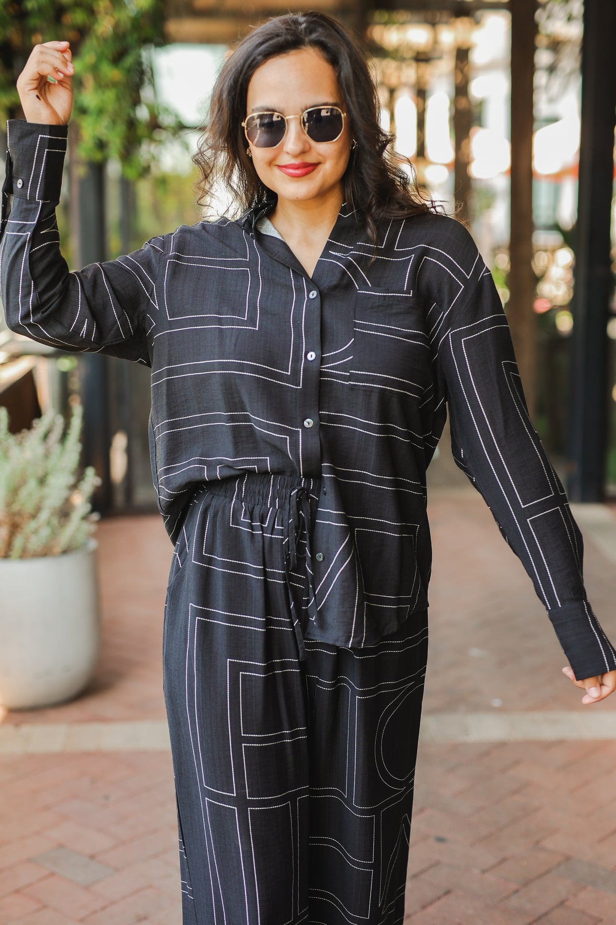 Reputation Lines Button-Up Top - Black